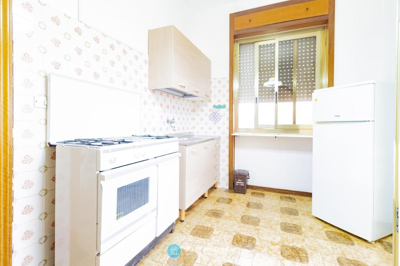 Moon & Sun Flat - Sant'Isidoro Apartment Sant Isidoro  Bagian luar foto