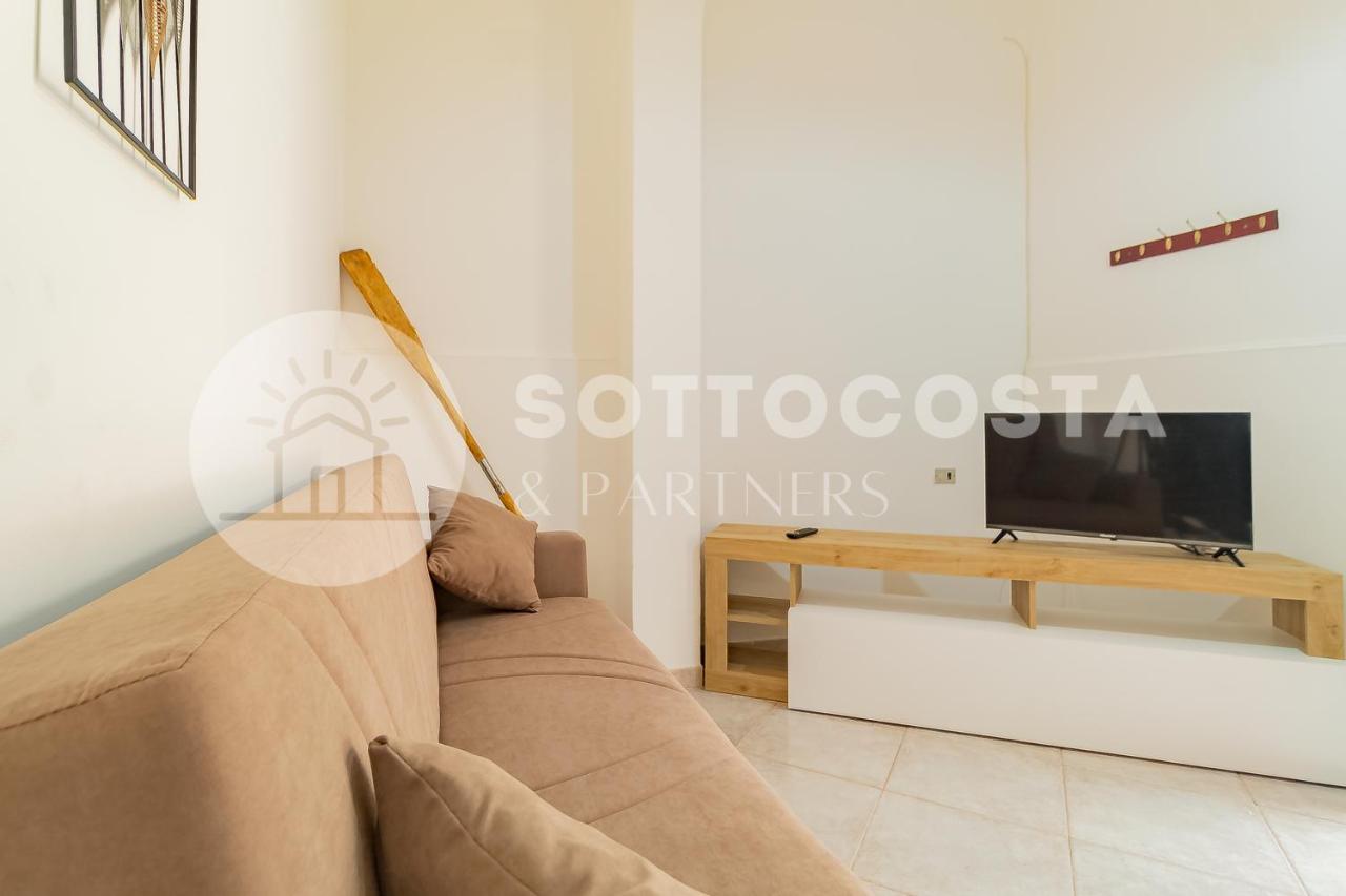 Moon & Sun Flat - Sant'Isidoro Apartment Sant Isidoro  Bagian luar foto
